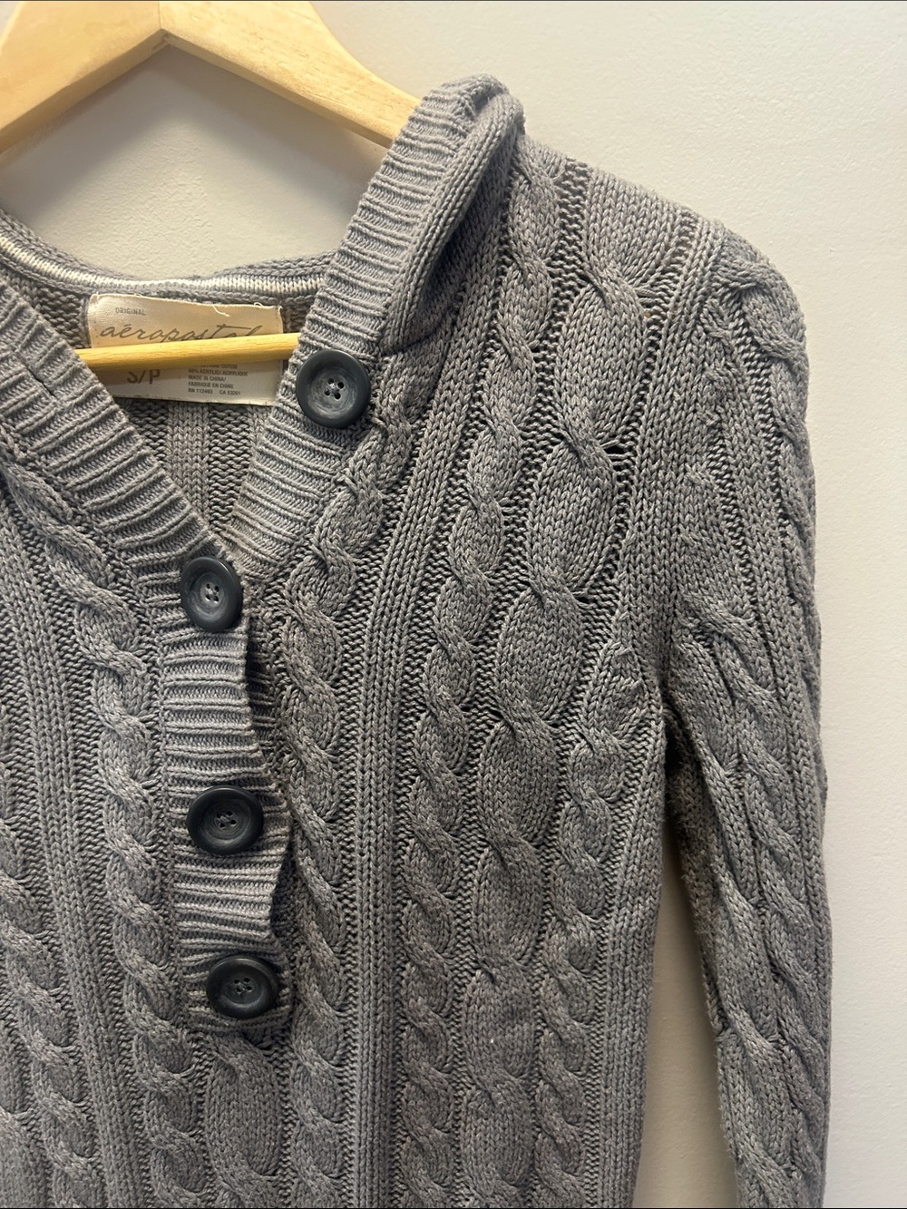 Aeropostale Y2Gray Cable Knit V-Neck Sweater with Button Detail - Picture 3 of 7